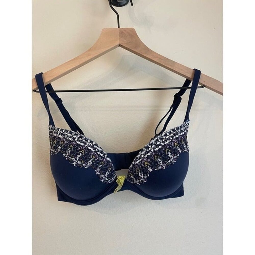 Victoria’s Secret push up Bra Size‎ 34D